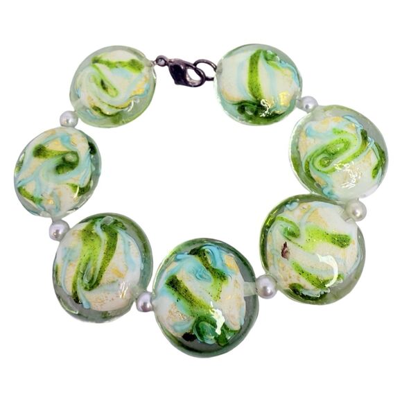 Green Swirl Glass Lamp Beaded Bracelet 6.25” Silver Tone Faux Pearls - Picture 2 of 8